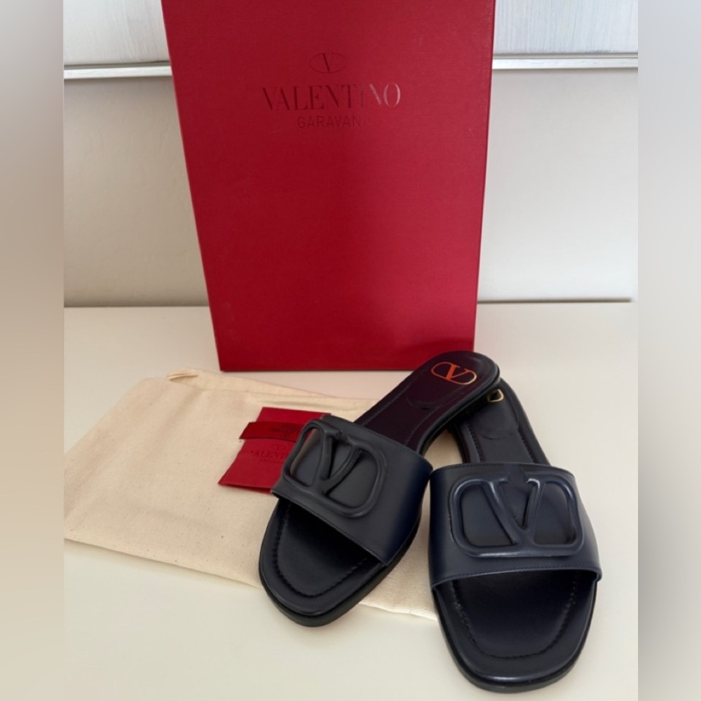 Worn once Valentino Garavani V Logo Navy Leather Slide Sandals